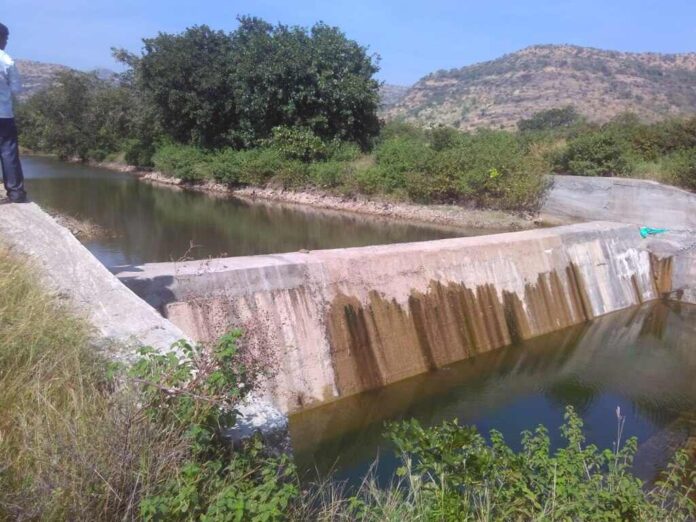 Cement Nala Bund CSR Project to uplift agriculture and livelihoods in Maharashtra's Shindola Village