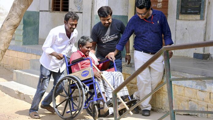 मतदान के दिन दिव्यांग मतदाताओं के लिए फ्री बस सेवा मतदान के दिन दिव्यांग मतदाताओं के लिए फ्री बस सेवा