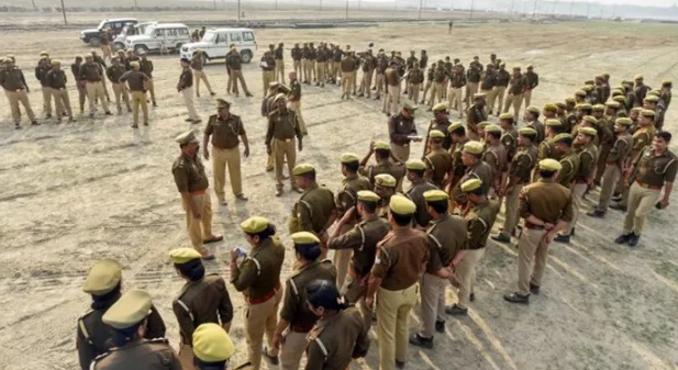 CSR News: Maha Kumbh Police equipped with Siren Torches for Effective Crowd Management