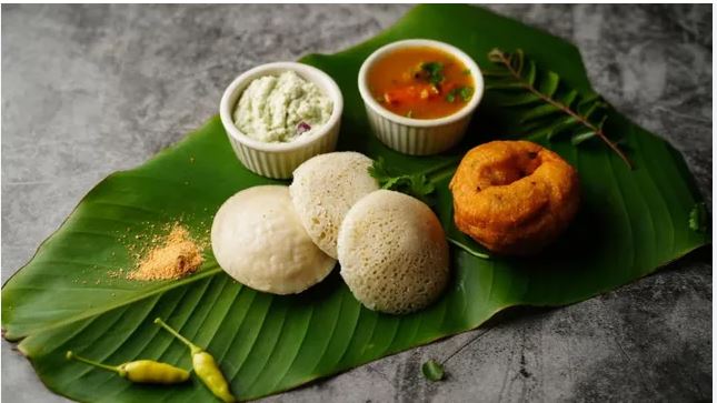 Karnataka Cracks Down on Hotels Using Plastic to Prepare Idlis Over Health Concerns