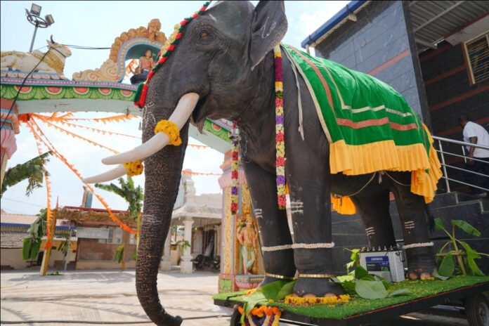 Suniel Shetty and PETA India Gift a Life-Size Mechanical Elephant to Shri Umamaheshwara Veerabhadreshwara Temple in Karnataka